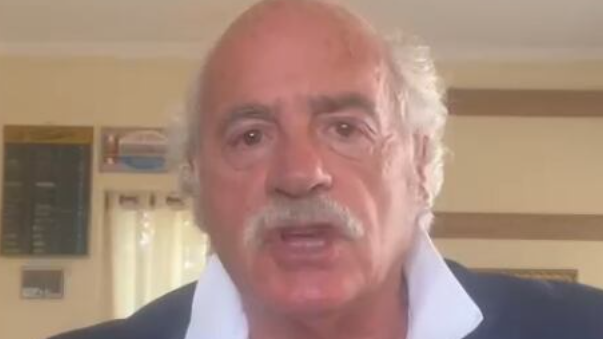 Caso Pirlo, il commento di Tony Damascelli: "Una commedia trasformata in farsa"