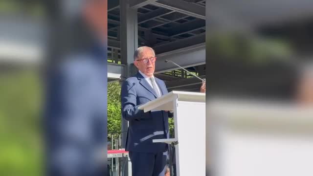 L'intervento La Russa e i sindacati di spalle: il video delle polemiche a Marcinelle